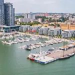 Faltom 6 Yacht Park Premium Parking Apartament *