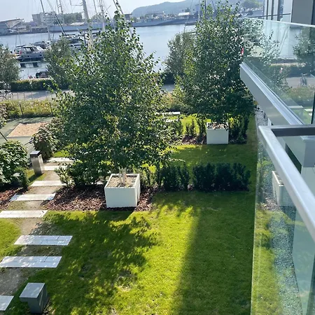 Faltom 6 Yacht Park Premium Parking Apartman