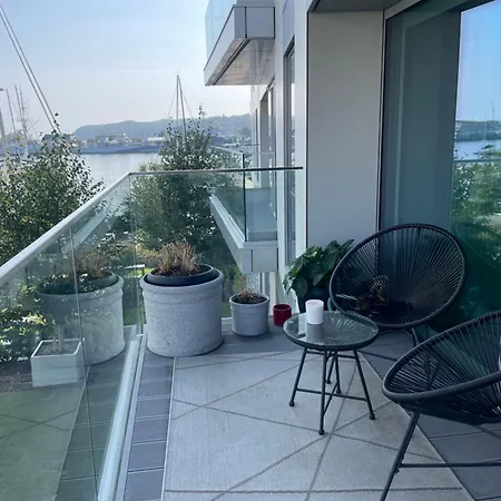 Faltom 6 Yacht Park Premium *