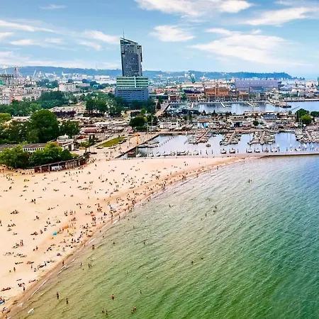 Faltom 6 Yacht Park Premium *