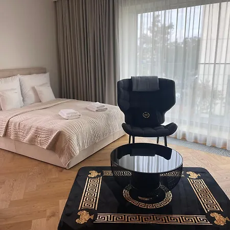 Faltom 6 Yacht Park Premium