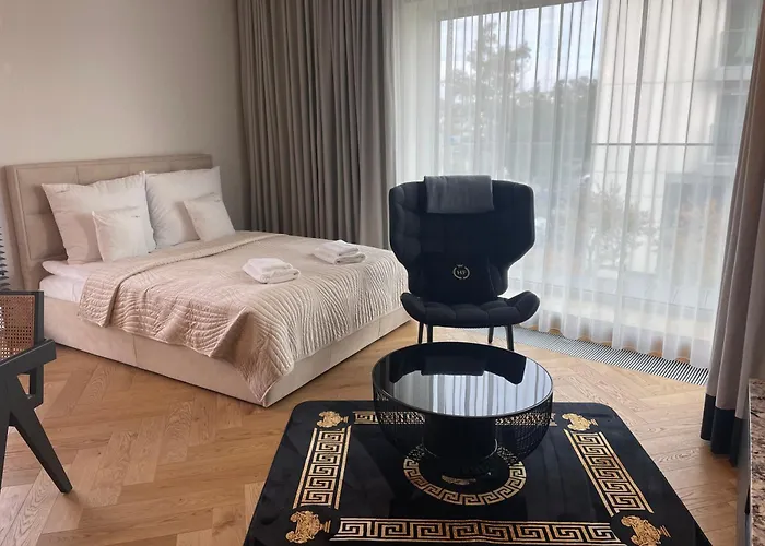 Faltom 6 Yacht Park Premium